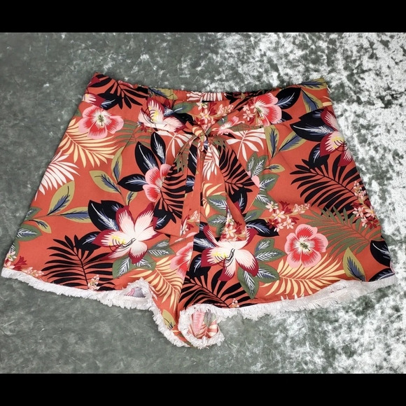 Zara Floral Front Tie Shorts - Picture 1 of 7